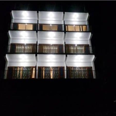 Hotel Emerald Valley Чайл Екстериор снимка